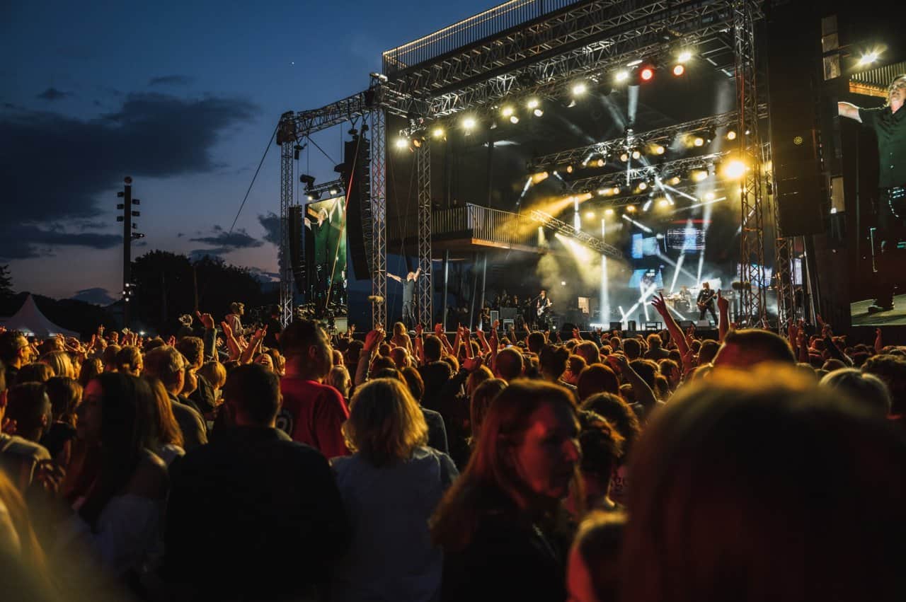 V nedeljo isti gostinec, a novi pogoji