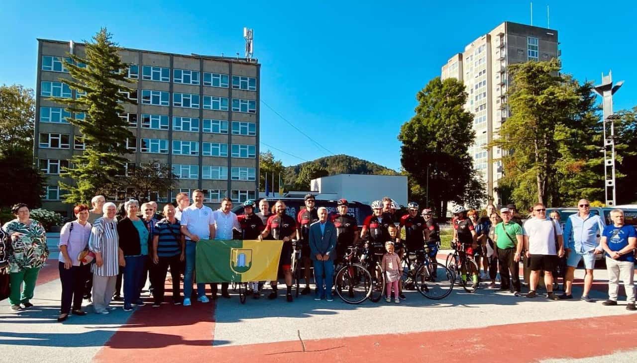 Kolesarji krenili na pot iz Velenja proti Srebrenici