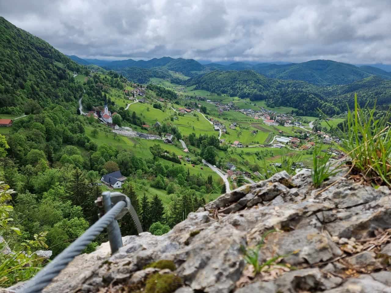 Na Gonžarjevi peči nad Vinsko Goro reševali tujega planinca
