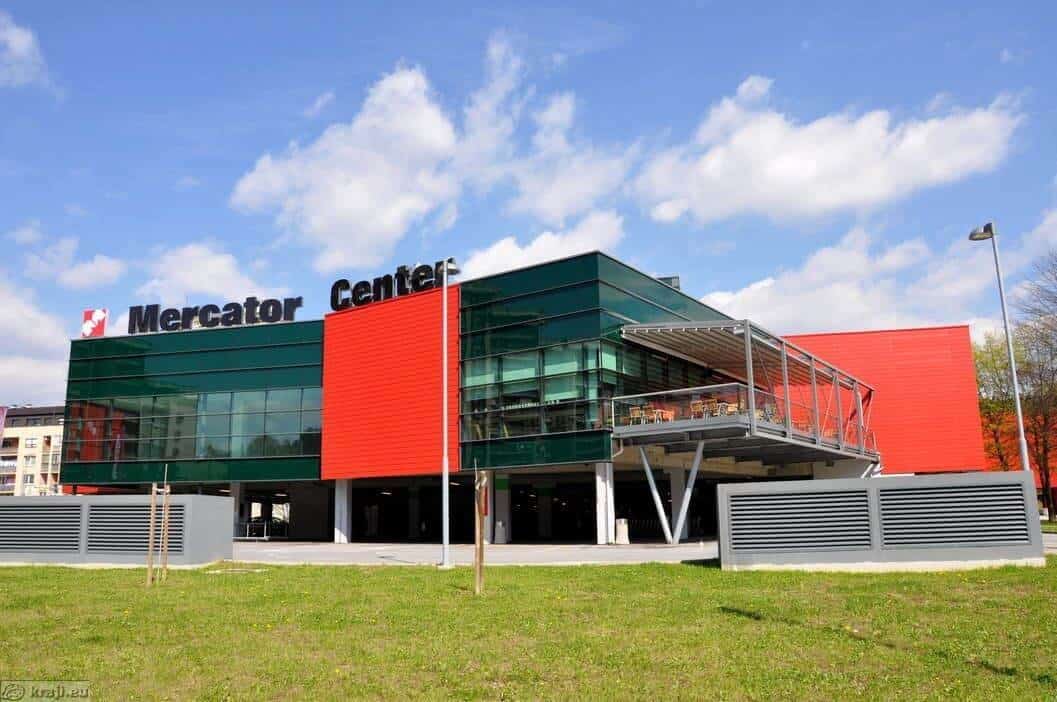 Ob nevihti parkirajte v kletni etaži garažne hiše Mercator