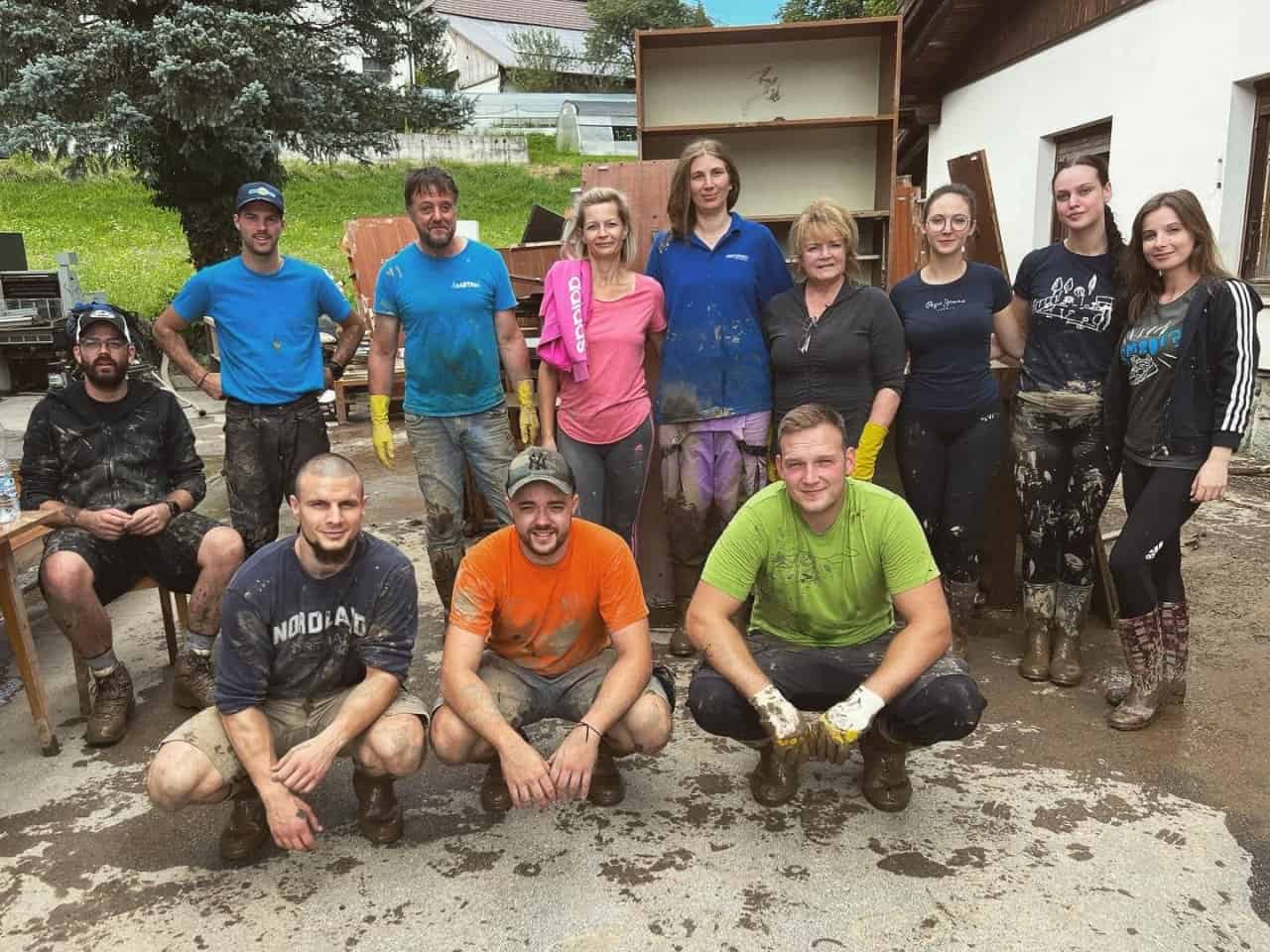 Akciji v Zgornji Savinjski dolini se je pridružila tudi ekipa Velenjcan