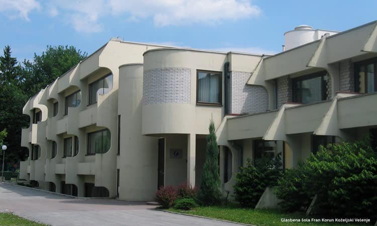 V Velenju kip Frana Koruna Koželjskega ob 150. obletnici rojstva