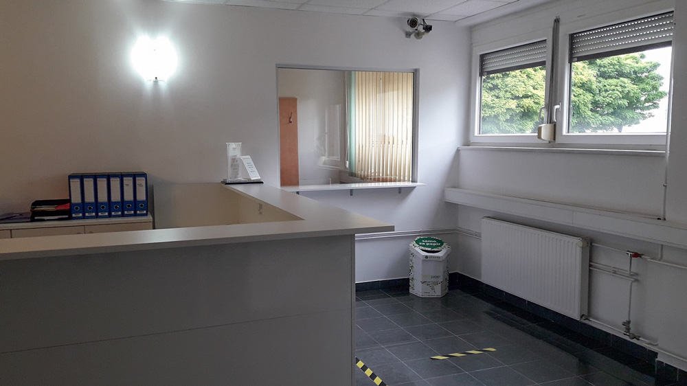 Pisarna modrih con in garažnih hiš v prihodnje v prostorih KP Velenje