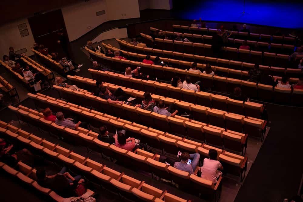 Na prireditvah v zaprtih prostorih potrebna uporaba zaščitnih mask