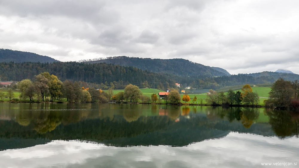 Onesnaženje na Škalskem jezeru prijavili na Inšpektorat za okolje in prostor