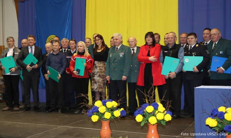V Velenje srebrni in bronasti znak Civilne zaščite