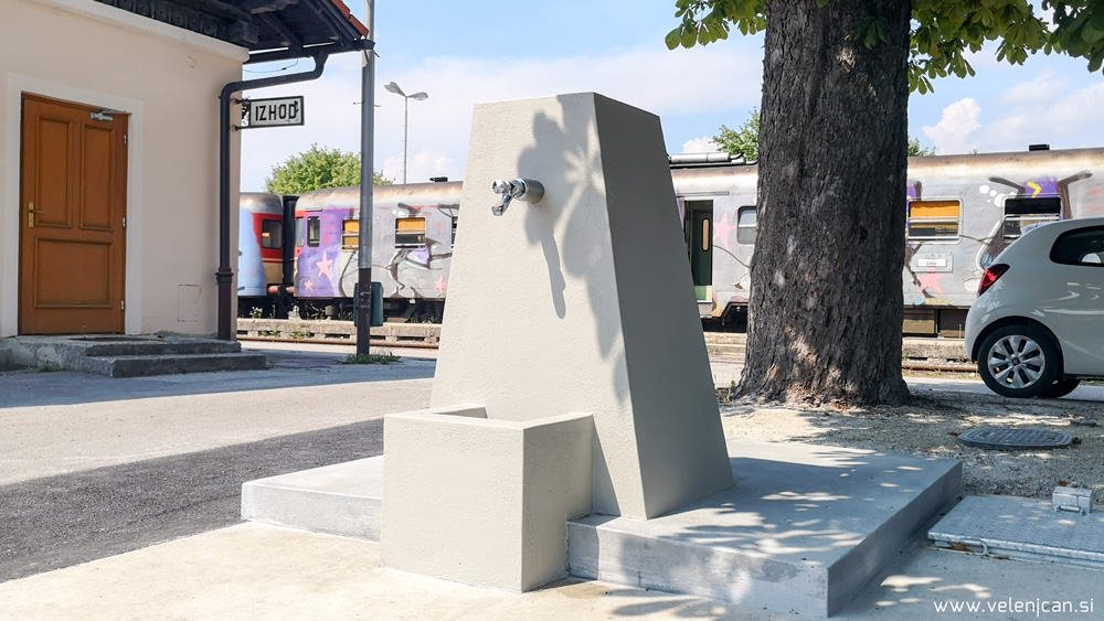 Pitniki in vodometi po mestu že delujejo