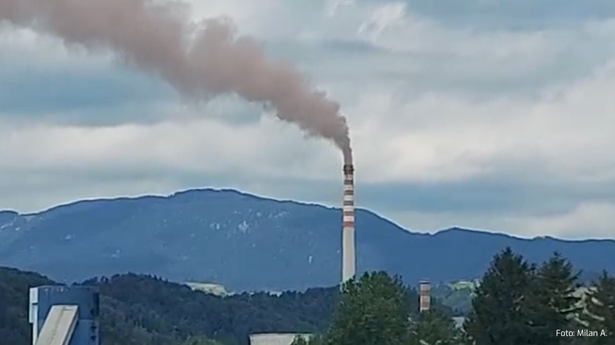 Nenavaden dim iz petega bloka TEŠ