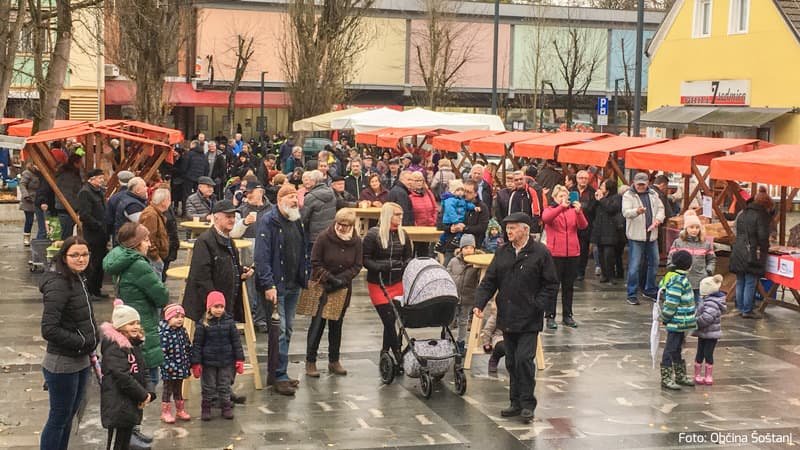Božično-novoletni sejem na Trgu Svobode v Šoštanju