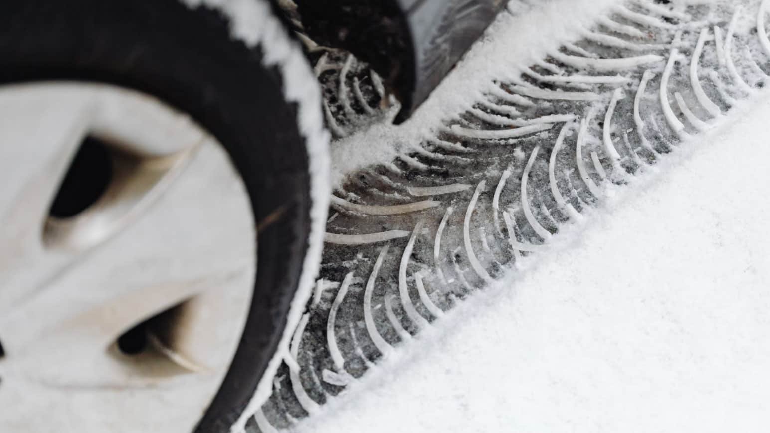POSODOBLJENO: Snežne razmere zahtevajo ustrezno zimsko opremo