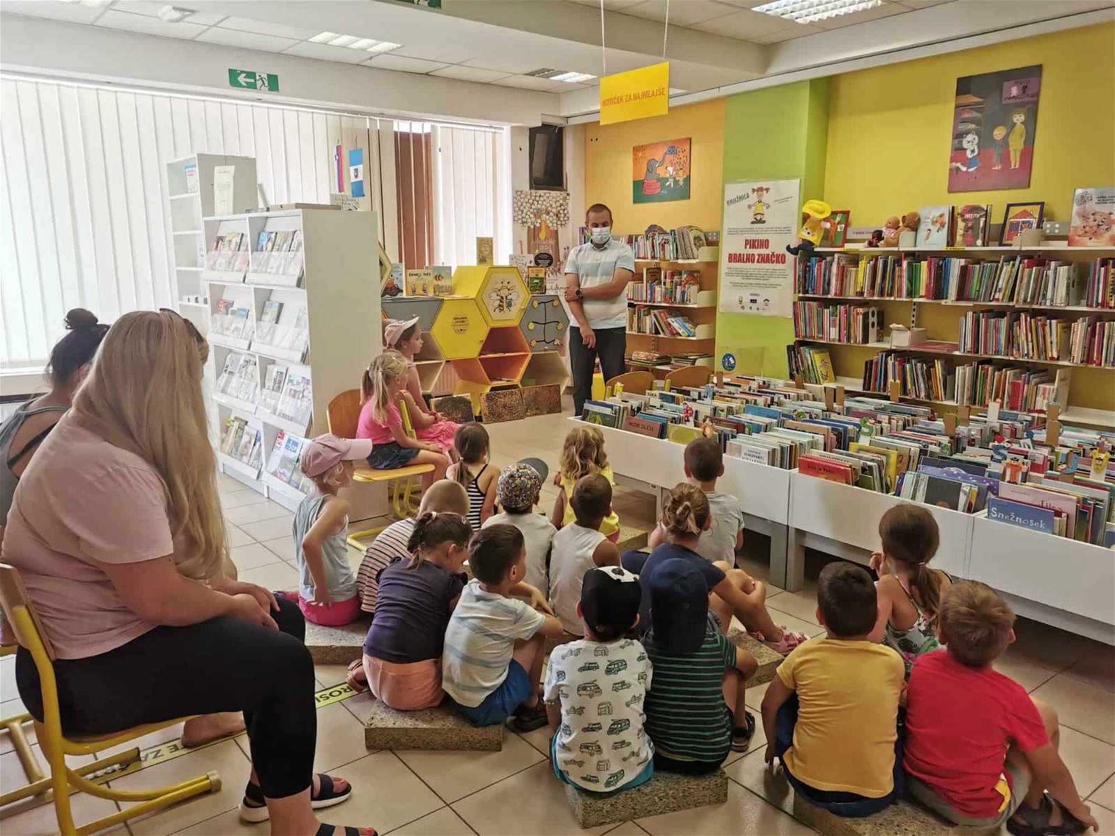 Knjižnica Velenje v Šmartnem ob Paki s projektom "Čebela BERE med"