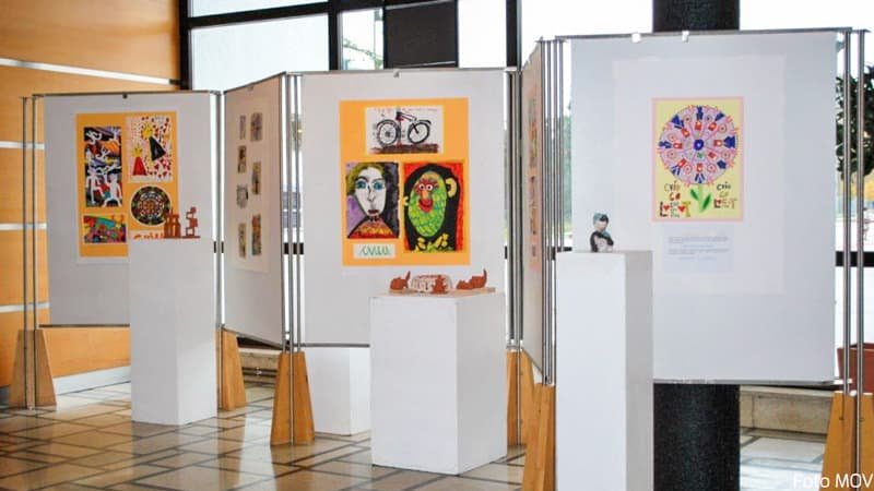 V avli Mestne občine Velenje razstava Centra za vzgojo, izobraževanje in usposabljanje Velenje