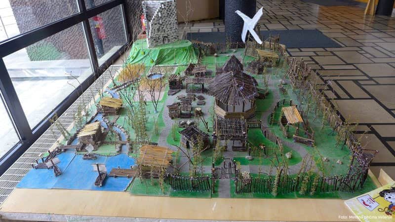 Razstava Eko naselbina v avli Mestne občine Velenje