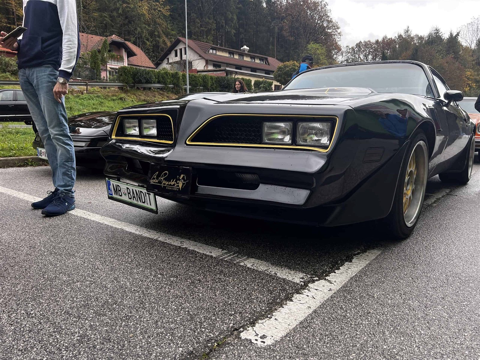 Paša za oči: Ameriški starodobniki pred Velenjko #foto