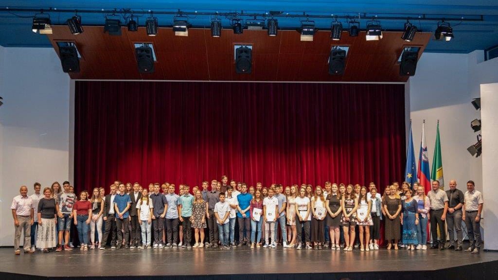 Županov sprejem odličnih učencev in dijakov