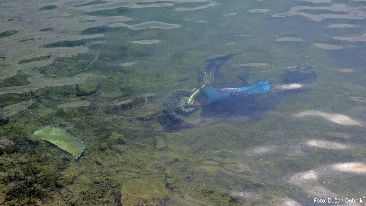 Iz Šoštanjskega jezera izvlekli ukradeni skuter (POSODOBLJENO)