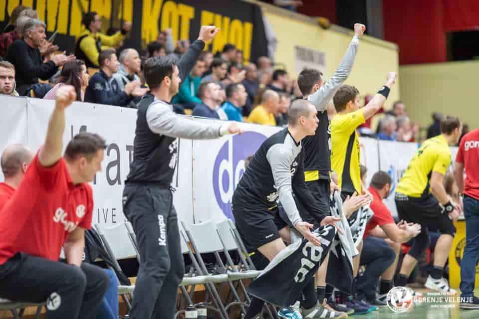 Za uvod v drugi del nadigrali Ribnico