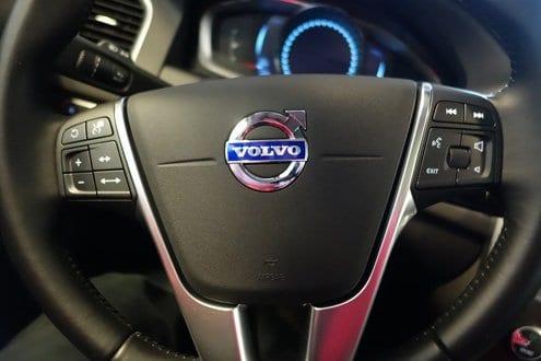 Prihajajoči Volvo XC60 vas bo rešil pred potencialnim trkom