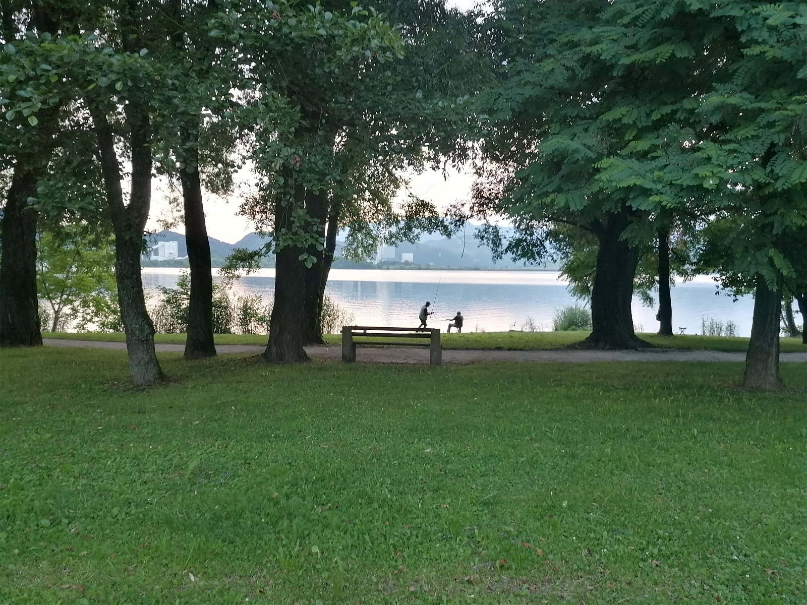 Vabljeni na Poslovni Espresso ob Velenjskem jezeru