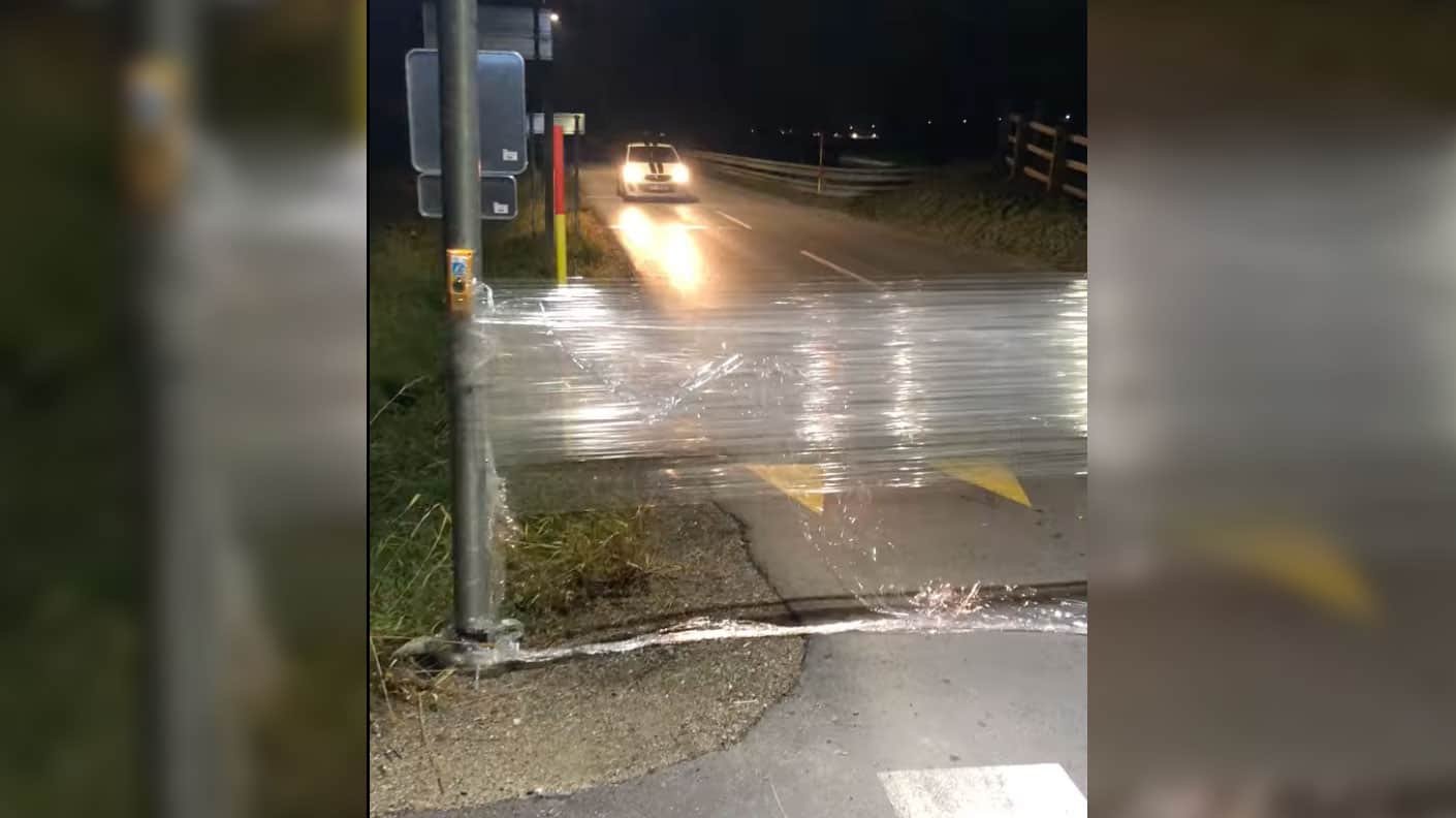 Vandali promet ogrozili s prozorno folijo #video