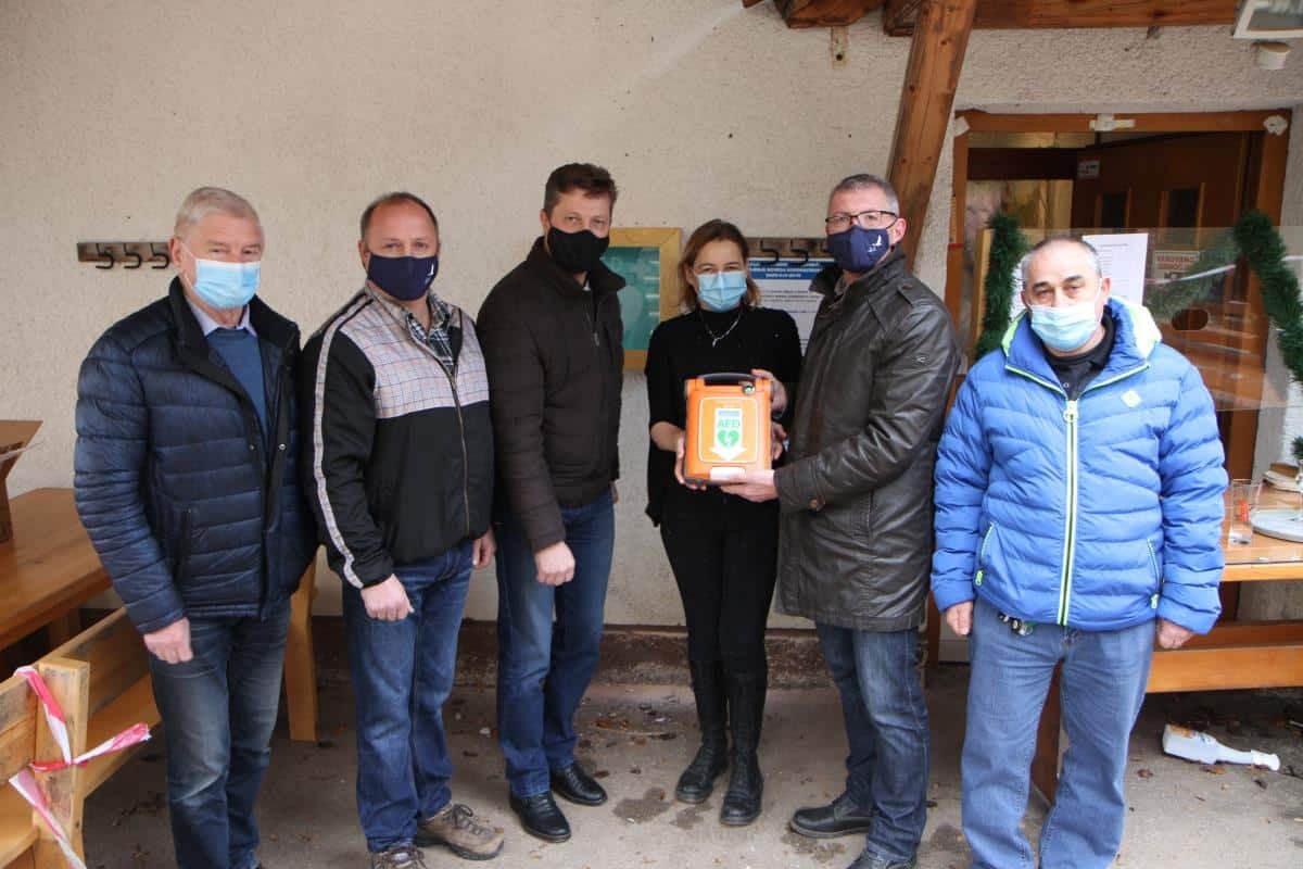 Defibrilator na Gora Oljki
