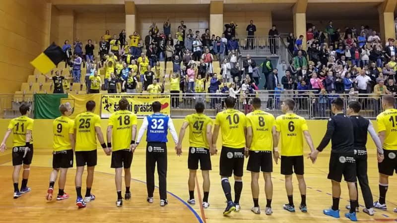 Po izjemno napeti končnici sta si ekipi razdelili točke