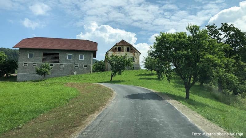 Popravila in obnove občinskih cest, dodatna razsvetljava in obnova plazu