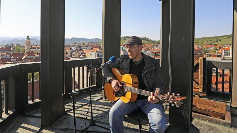 V Velenju bo nastopil mariborski kantavtor Marko Grobler