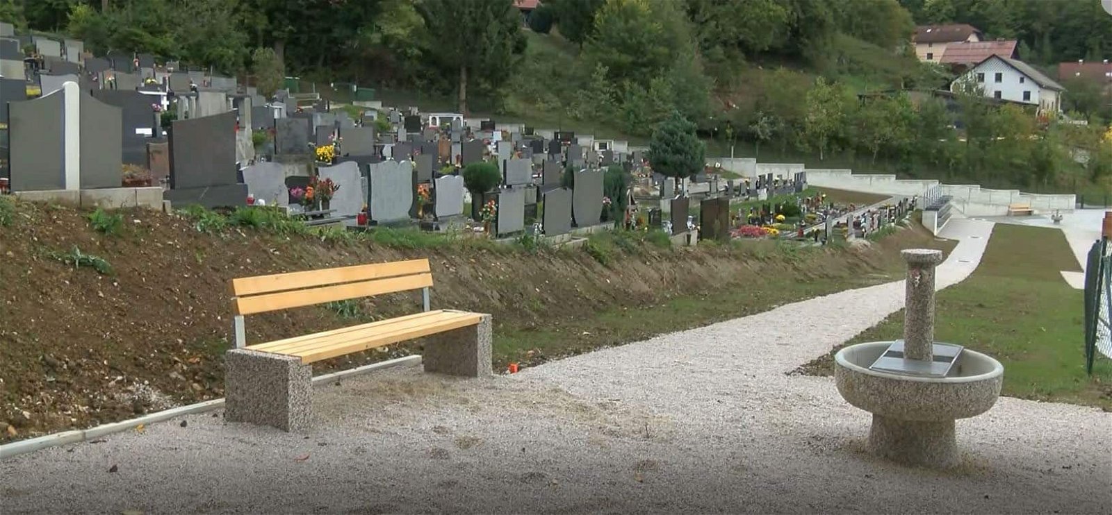 Razširili pokopališče v Škalah #foto