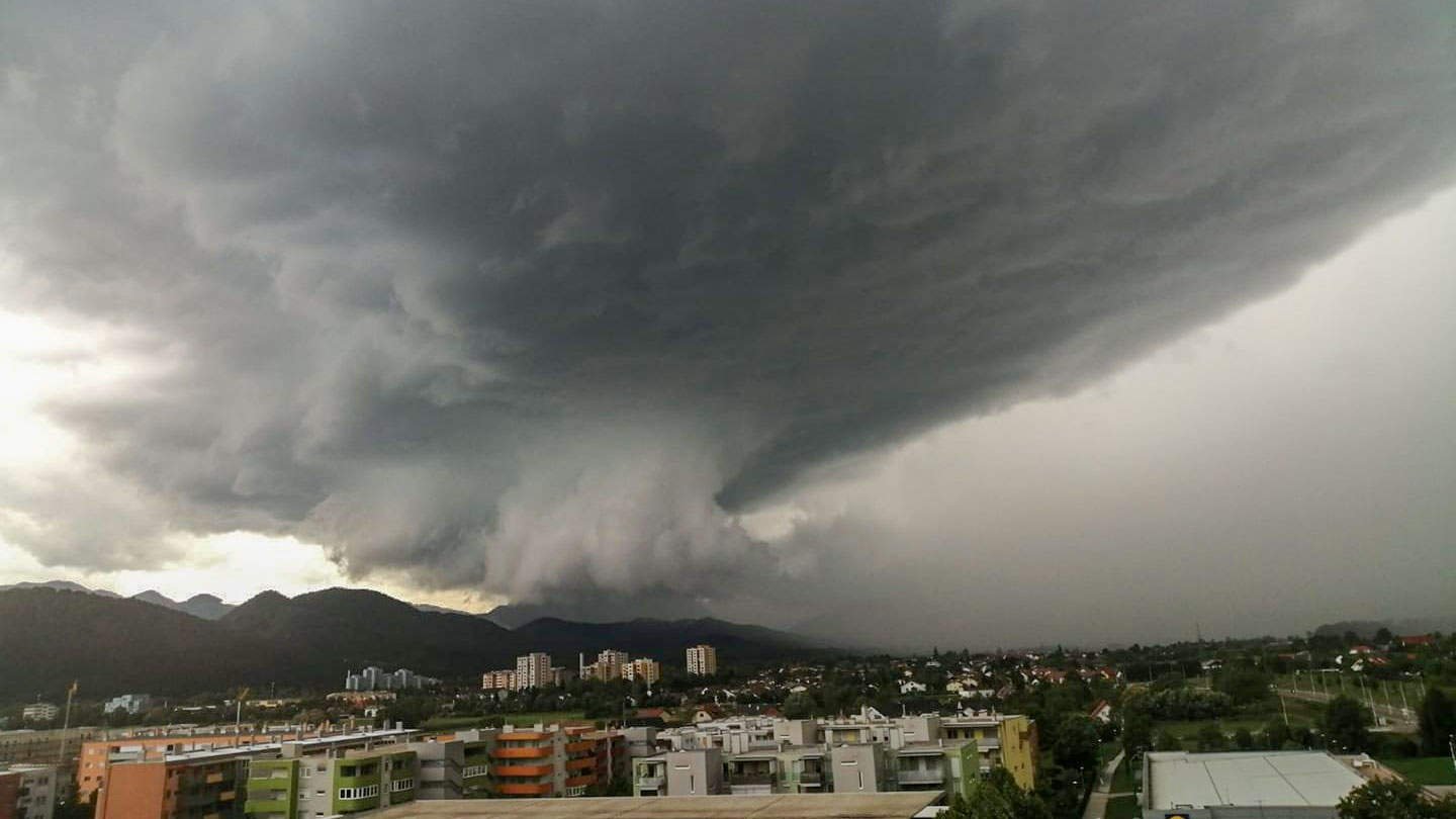 Na območju Žalca in Celja se je razbesnela nevihta s točo #foto