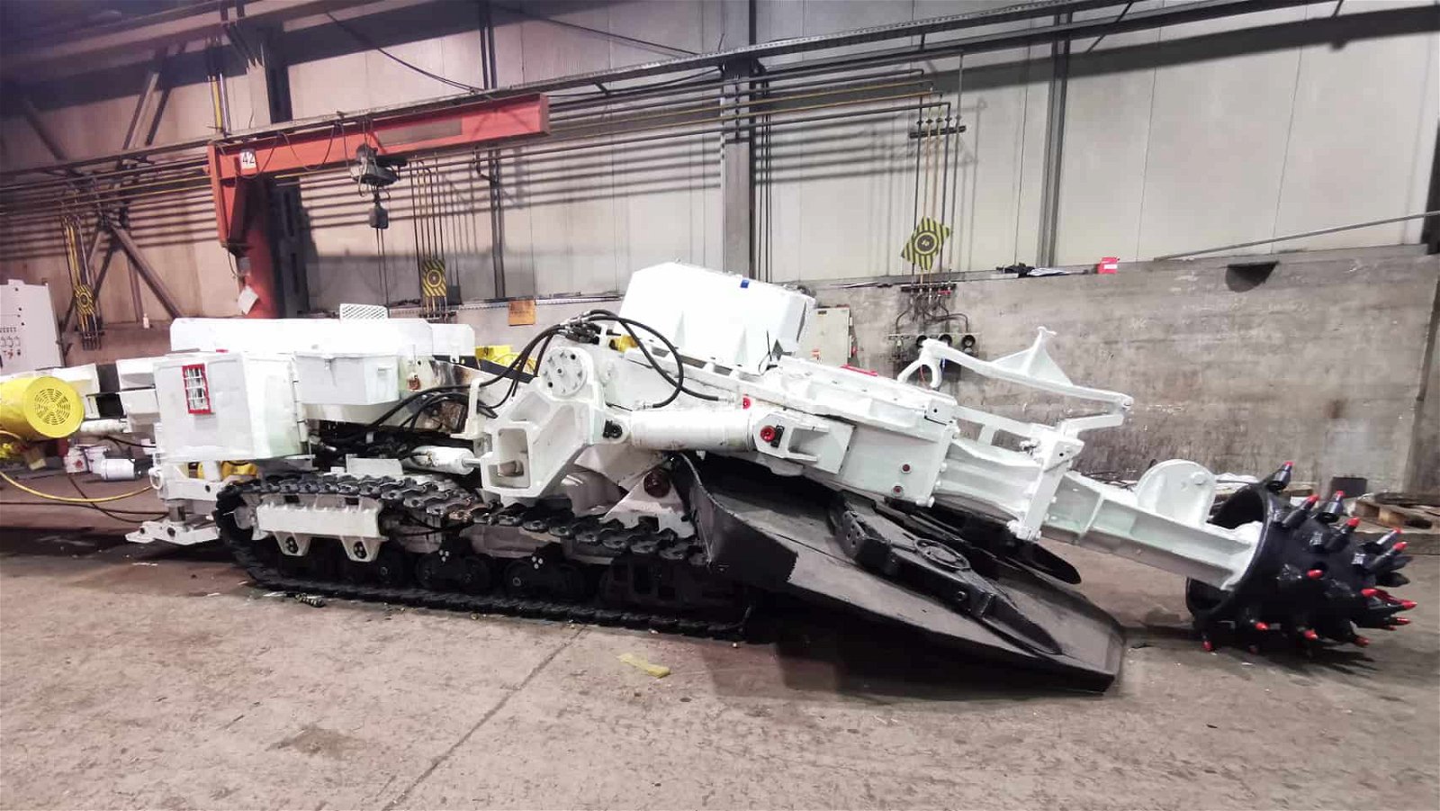 Dva napredovalna stroja GPK obnovili in prodali v Srbijo #foto