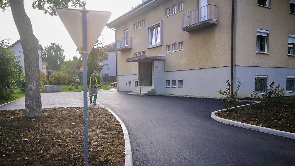 Sanirali dovozno pot do Kersnikove ceste