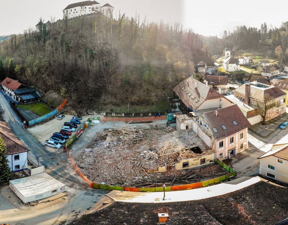 Z gradnjo novega objekta Stari trg 11 nadaljujejo po planu