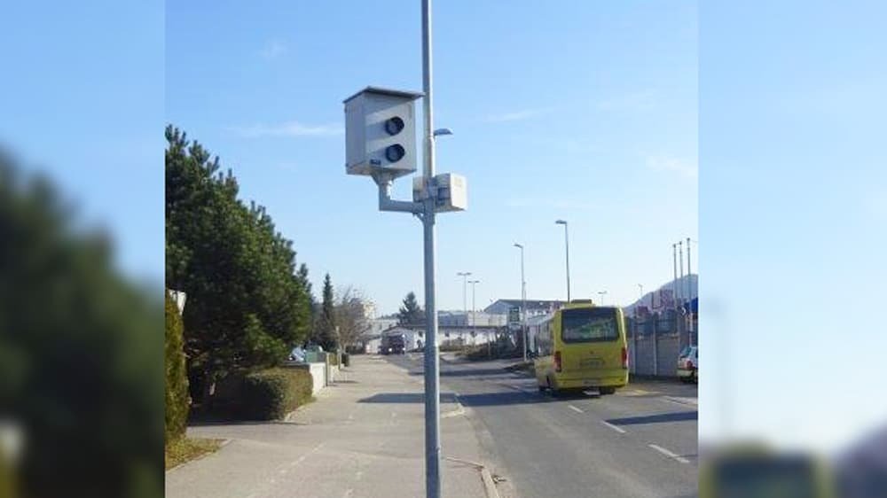 S stacionarnim radarjem umirili hitrost