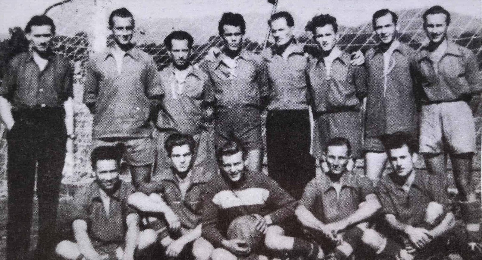 Člani prvega moštva NK Rudar Velenje so v večini bili knapi