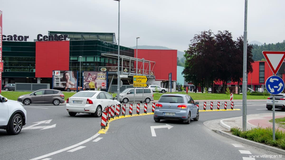 Ponovni poskus ureditve krožnega prometa #foto