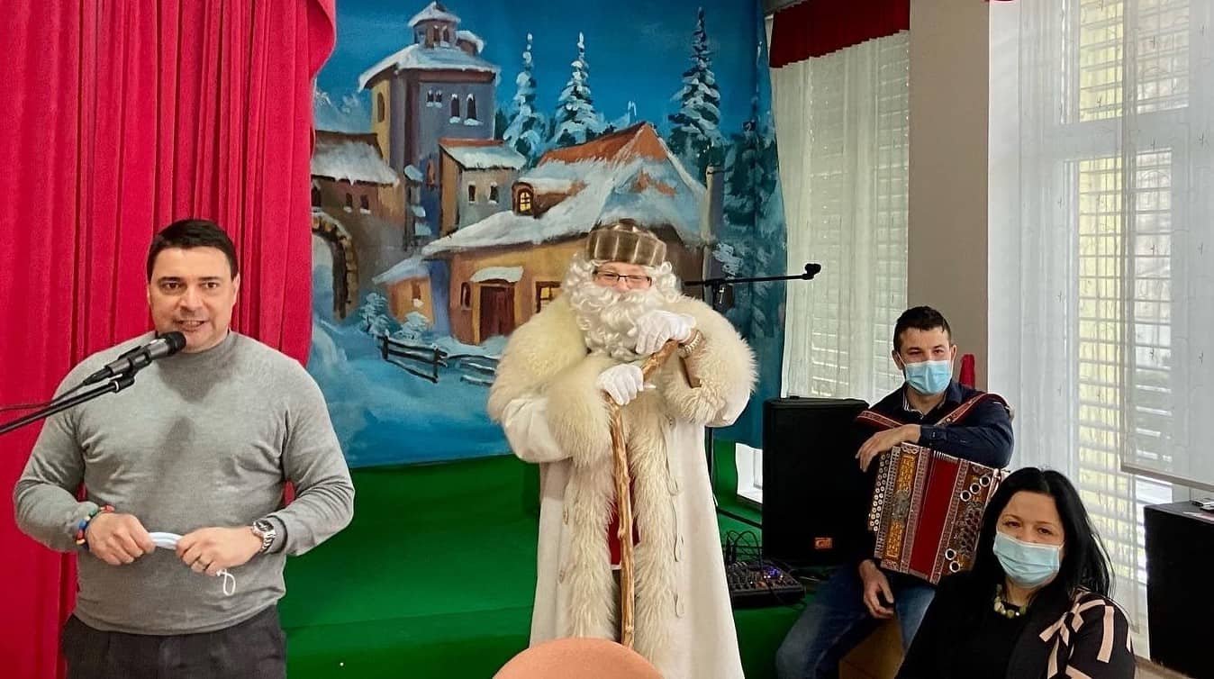 Župan in dedek Mraz s svojim obiskom razveselila različne ranljive skupine