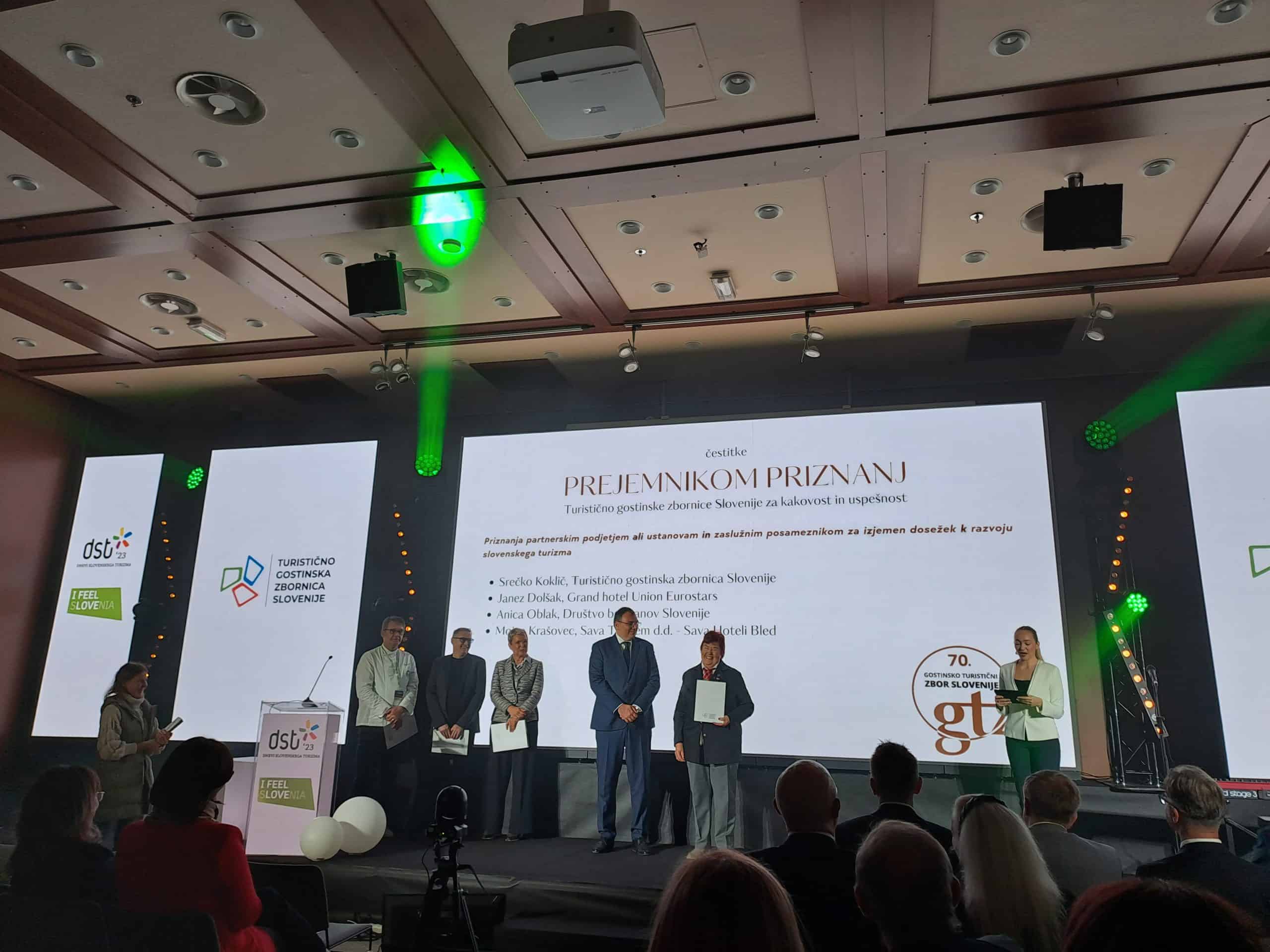 Velenje zasluženo prejelo priznanje 'Ljubljenec ljudskih src' v akciji Moja dežela – lepa in gostoljubna