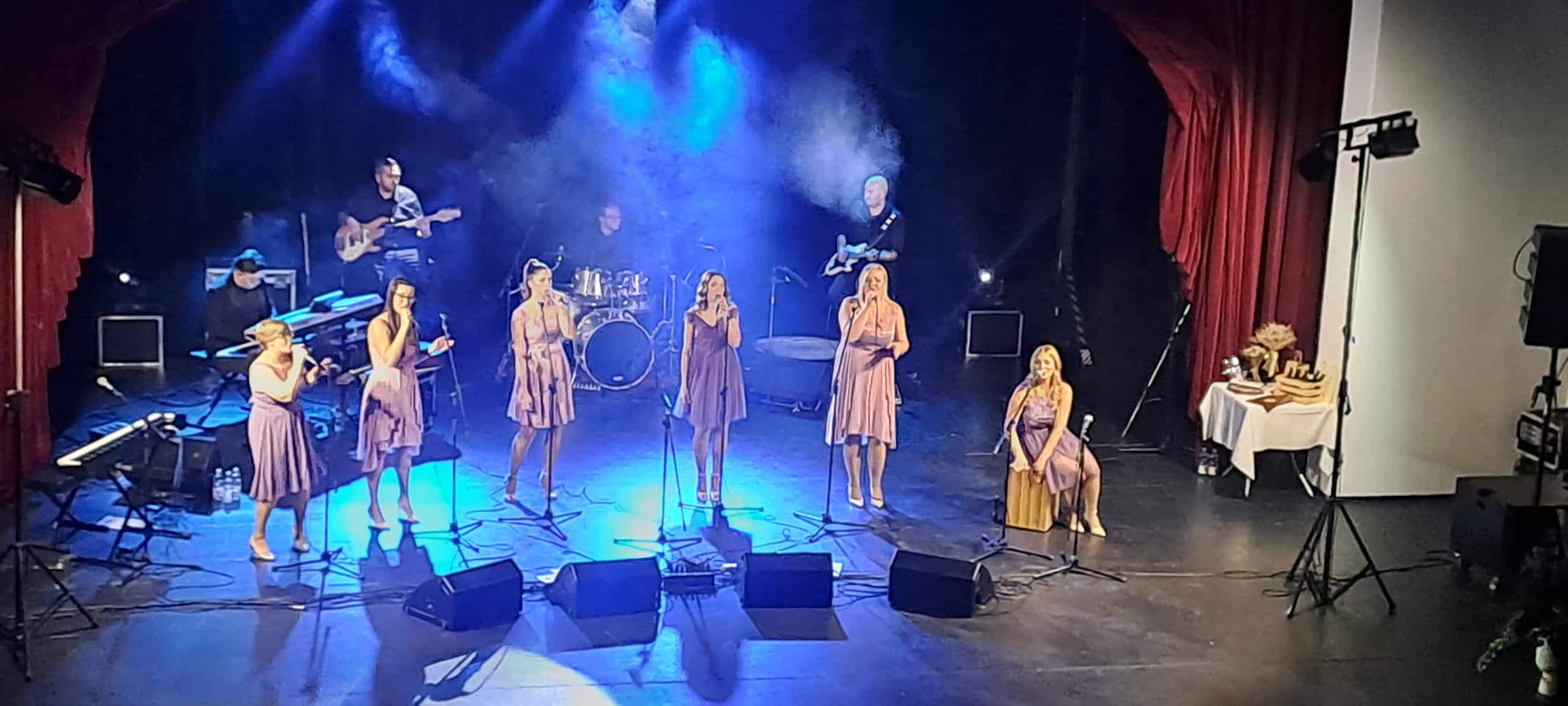 Desetletnica Vokalne skupine Cvetke zaznamovana z veličastnim koncertom v Velenju