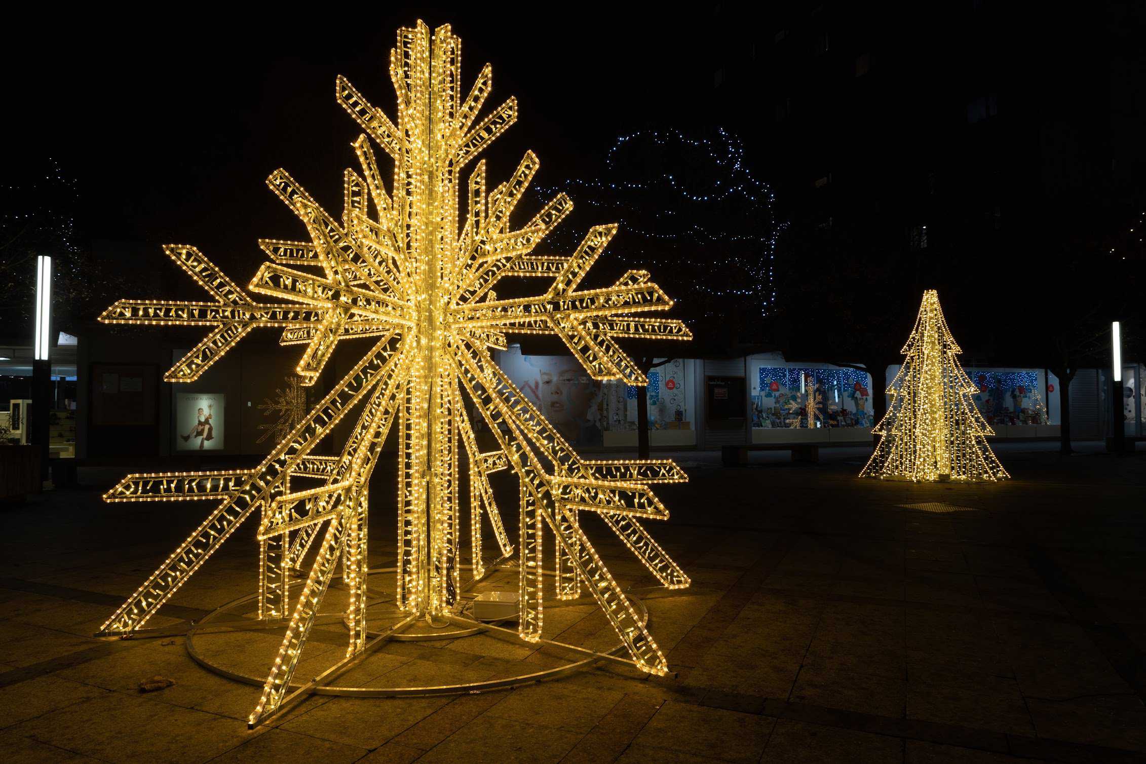 Velenje v praznični preobleki: Program čarobnega decembra 2023