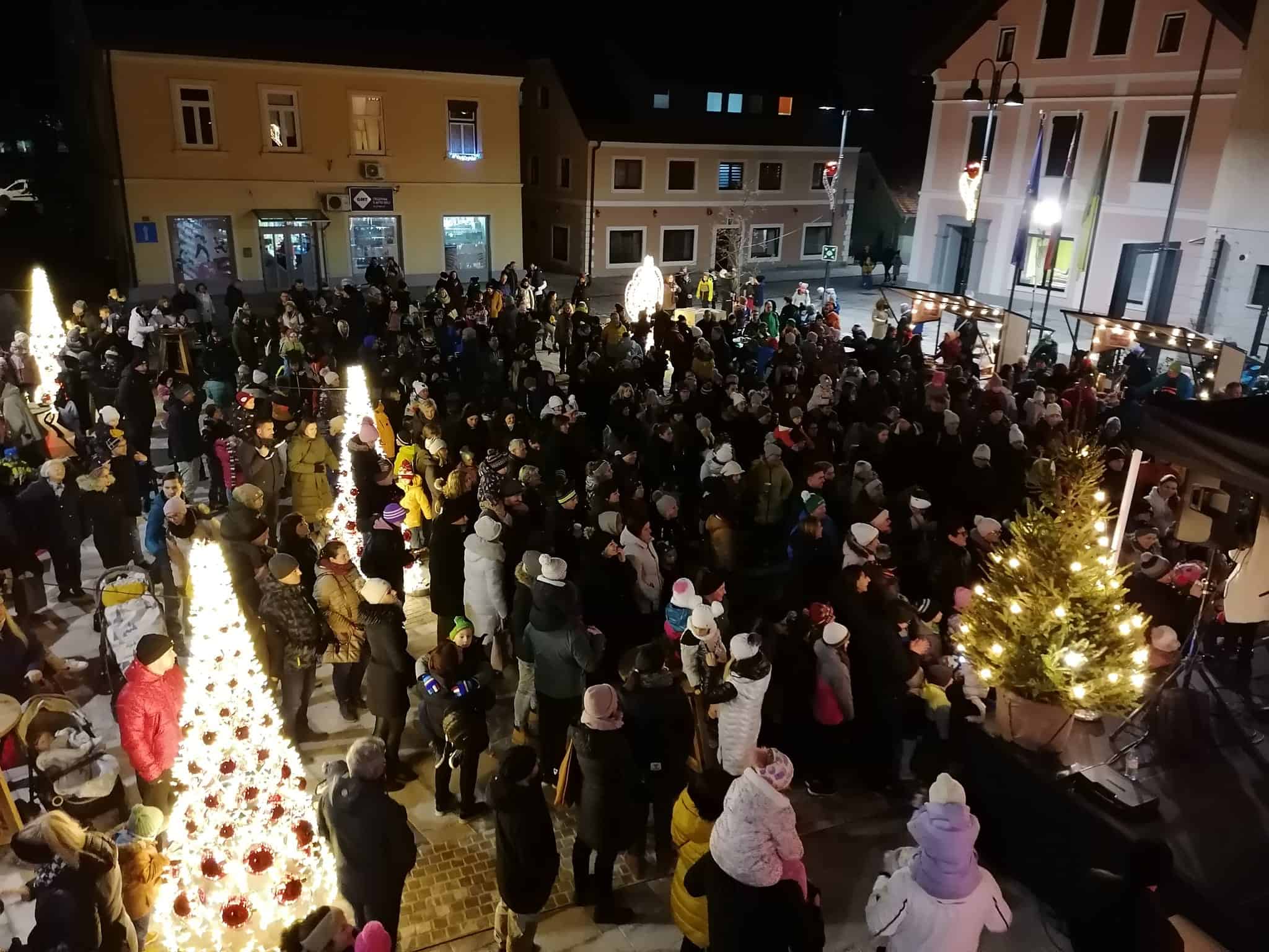 Čarobno miklavževanje v Starem Velenju: Svetloba, glasba in brezmejna Radost