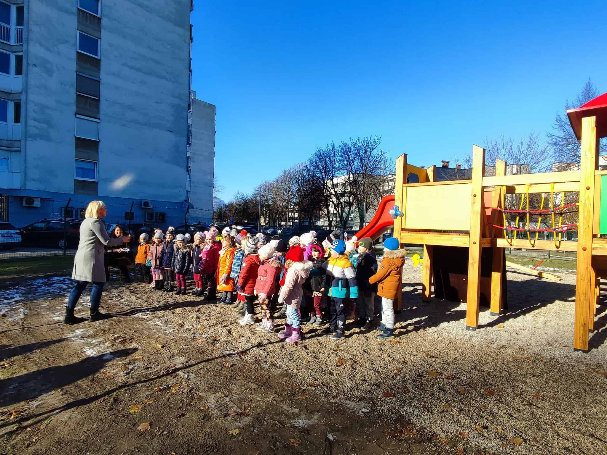 Prenovljeno Gusarjevo igrišče je bilo z županom predanu svojemu namenu