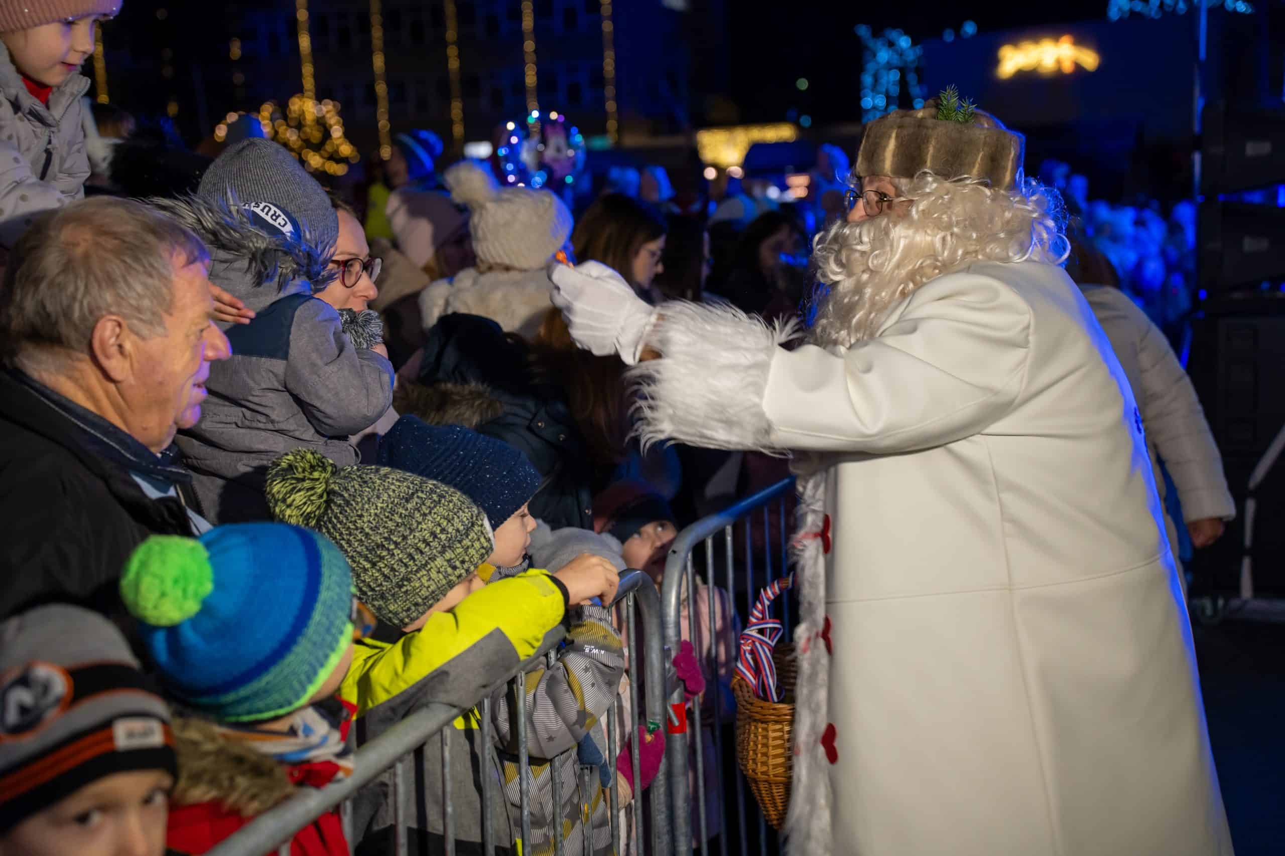 Dedek Mraz se v Velenje vrača že 75 let #video #foto