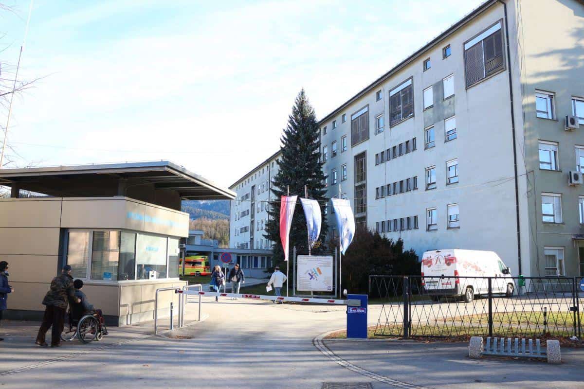 Omejitev obiskov na posameznih oddelkih splošne bolnišnice Slovenj Gradec