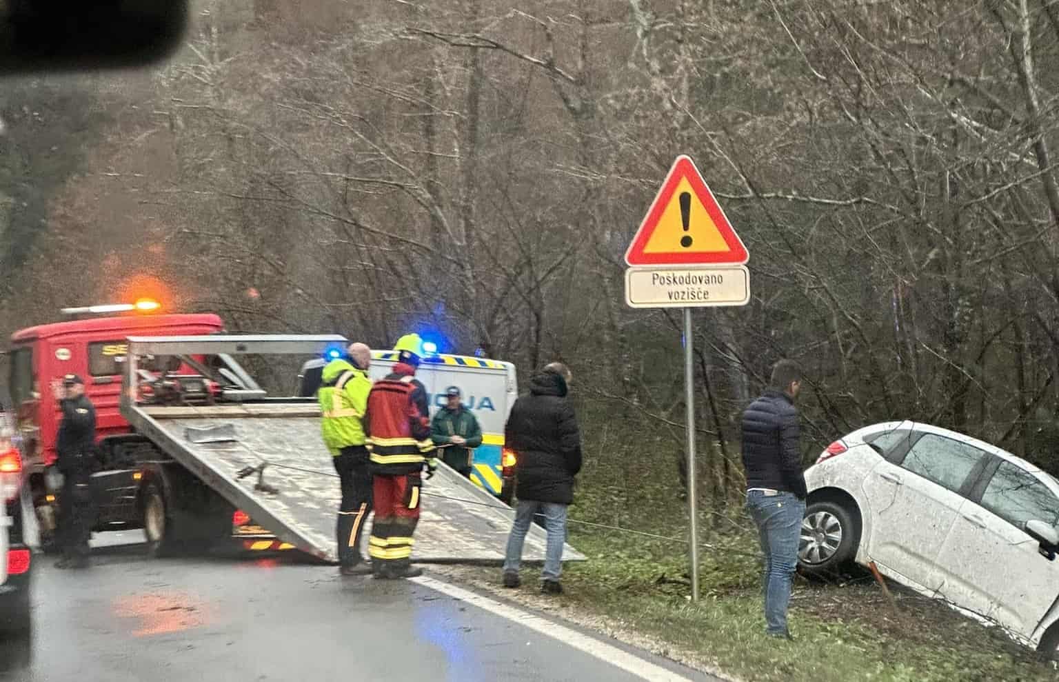 V včerajšnji nesreči v Vinski gori ena oseba poškodovana
