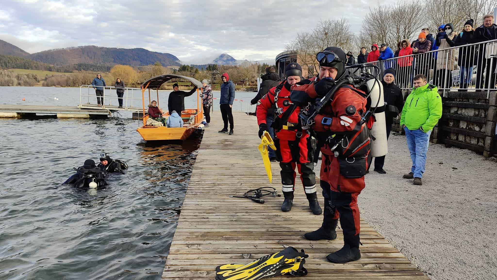 Tradicionalni 29. novoletni potop v Velenjsko jezero