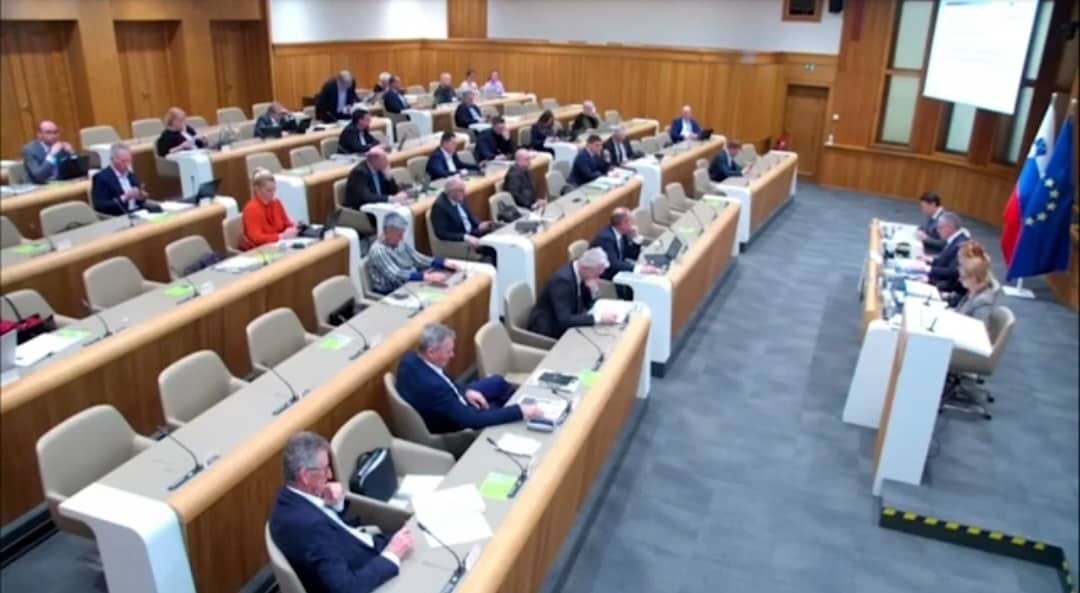 Župan Peter Dermol Državnem svetu podal pobude za optimizacijo stroškov ogrevanja in sofinanciranje energetskih sanacij