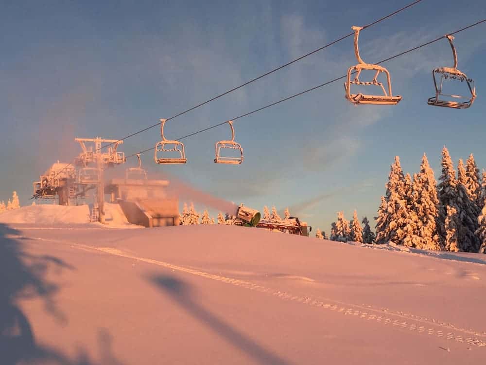 Na smučišču Kope ta vikend odpirajo dodatne proge in naprave ter največjo nočno smuko v Sloveniji