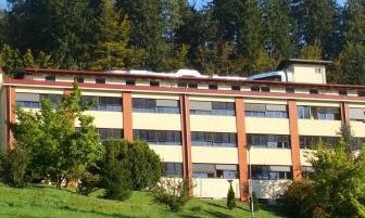 Zaradi porasta respiratornih obolenj prepoved obiskov v Bolnišnici Topolšica