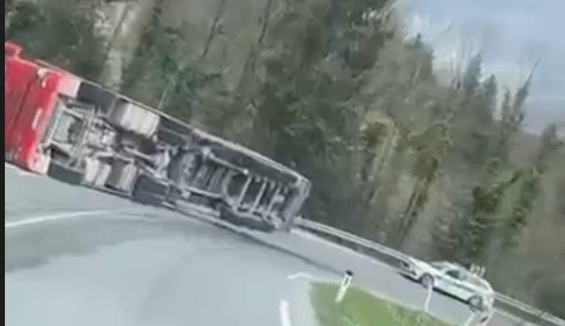 Na Gorenjskem klancu prišlo do prometne nesreče